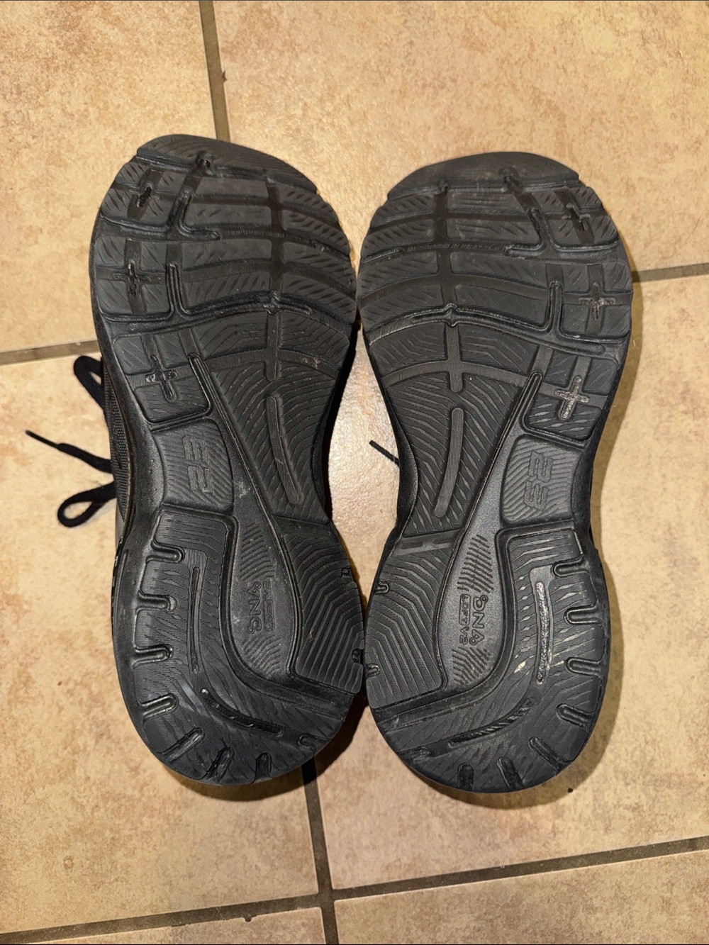 Black Brooks Adrenaline GTS 23 - Picture 6 of 6